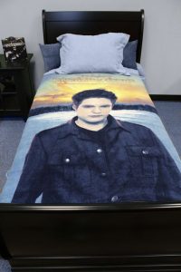 23314_Edward_Fleece_throw