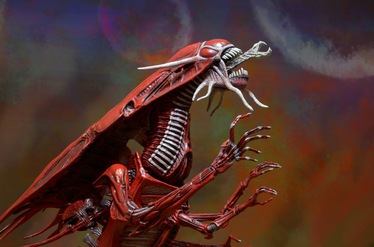 Closer Look Aliens Genocide Red Queen Mother Ultra Deluxe