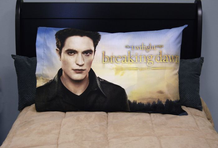 NECAOnline.com | Twilight Breaking Dawn Part 2 - Pillow Case - Edward ***DISCONTINUED***
