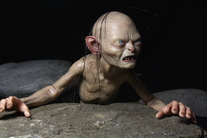 NECAOnline.com | First Look: New Deluxe Lord of the Rings Gollum and Smeagol Action Figures