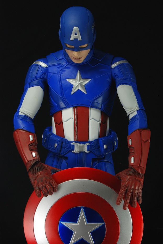 NECAOnline.com | Closer Look: Captain America 1/4 Scale Action Figure Photos!
