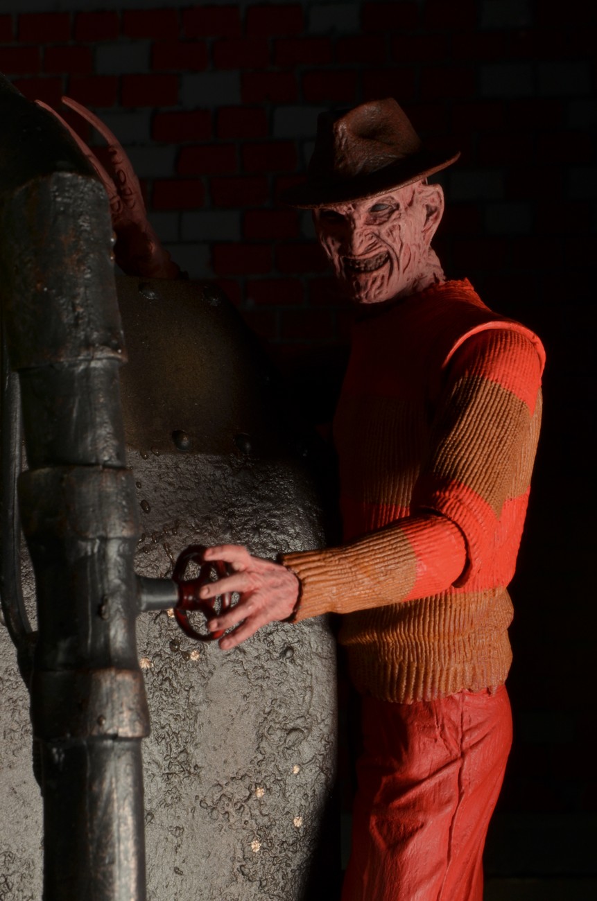 NECAOnline.com | Nightmare on Elm St - 7" Classic Video Game Appearance Freddy Krueger **DISCONTINUED**
