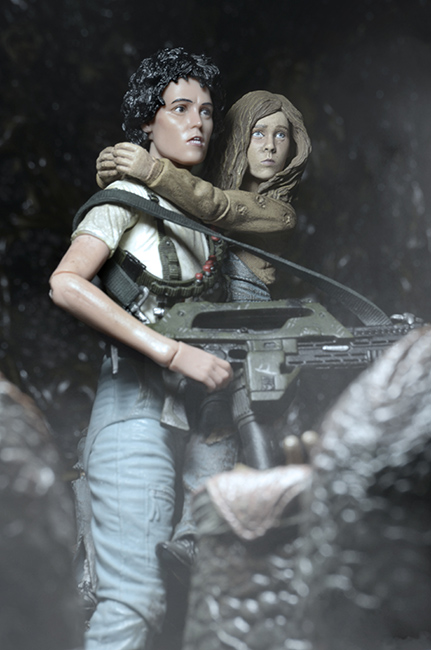NECAOnline.com | DISCONTINUED - Aliens 30th Anniversary – “Rescuing Newt” Deluxe Action Figure 2-Pack