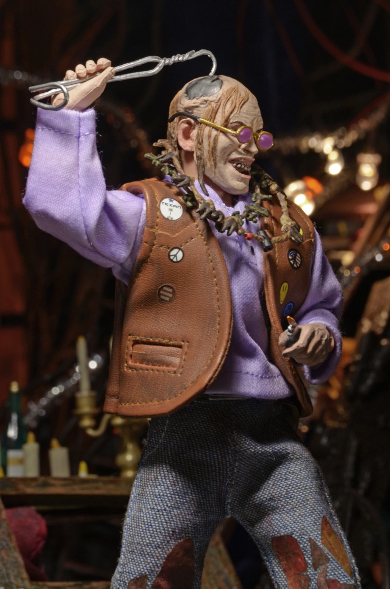 Closer Look: Texas Chainsaw Massacre 2 Top Clothed Figure –