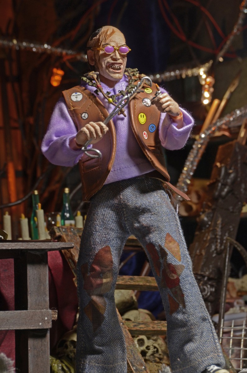 Closer Look: Texas Chainsaw Massacre 2 Top Clothed Figure –