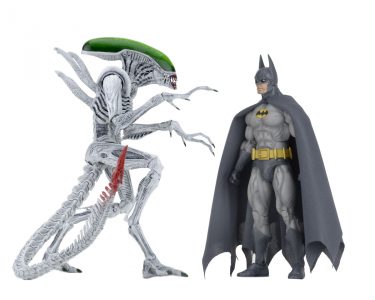 NECAOnline.com | 51655 Batman vs Joker Alien1