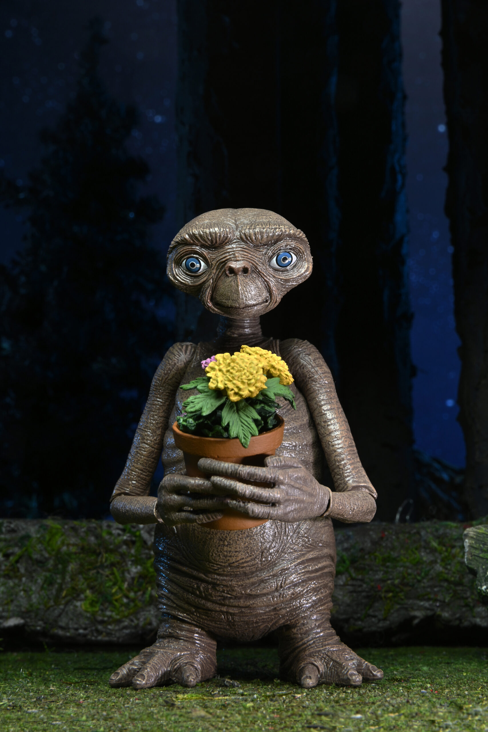 E.T. The Extra-Terrestrial 40th Anniversary – 7″ Scale Action 