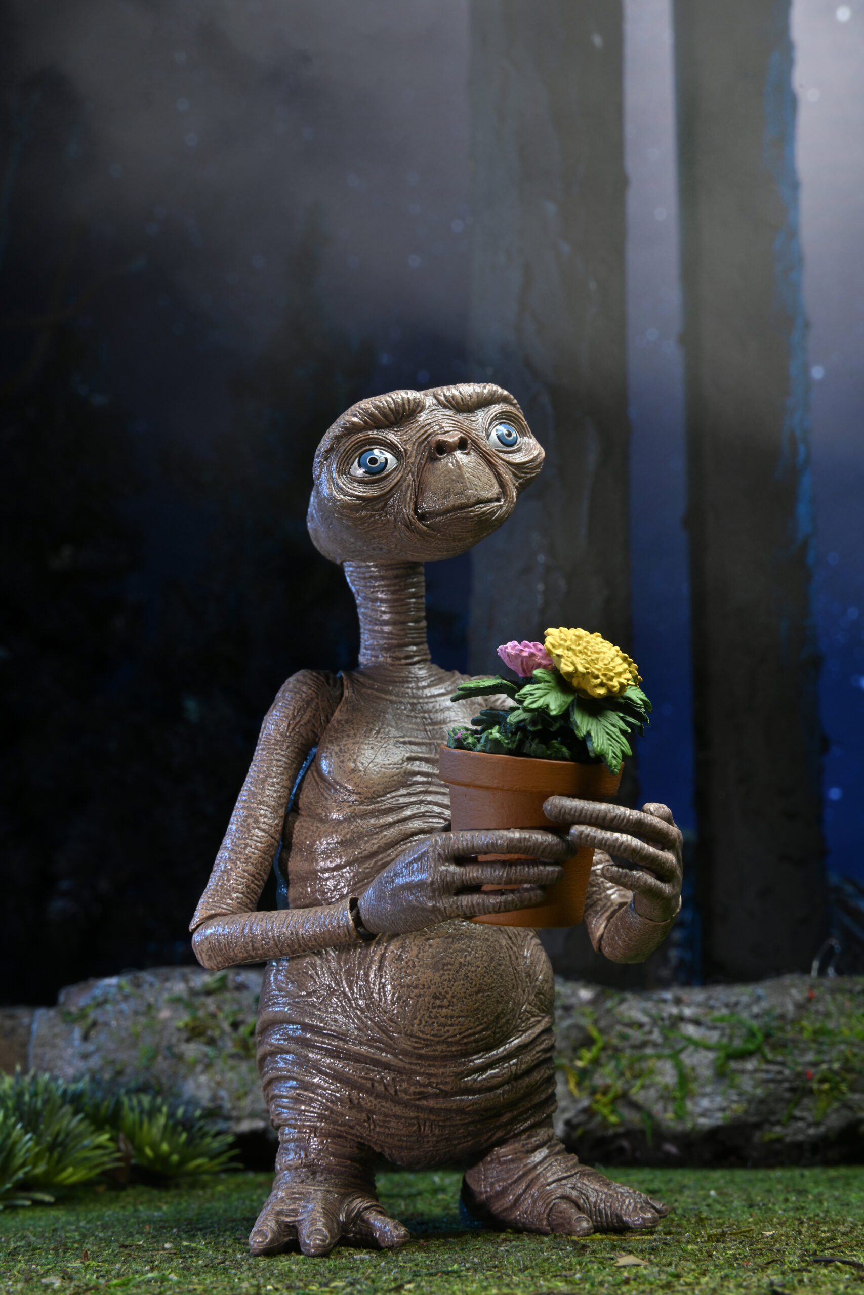 E.T. The Extra-Terrestrial 40th Anniversary – 7″ Scale Action